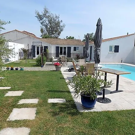 Laubertière Bed & Breakfast 3*