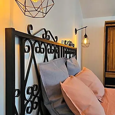 Bed & Breakfast Laubertière 3*